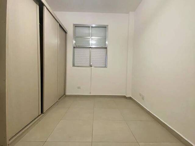 #120 - Apartamento para Locação em Santos - SP